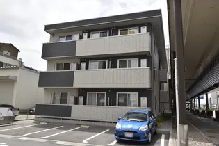 グランドコート堤町【1階】の外観