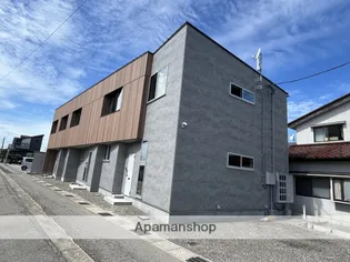 富山県富山市牛島本町2丁目【アパート】の外観