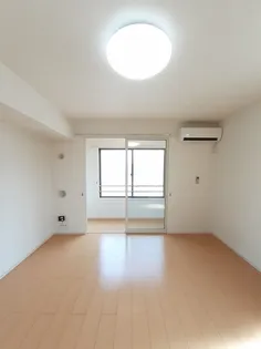 ヴィル フォーレⅣ【1階】の居間