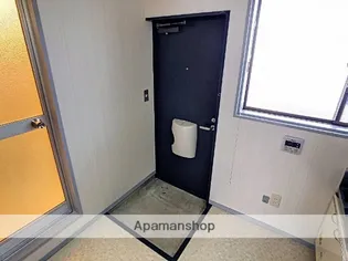 T・Kアパートメント窪【2A号室】の玄関