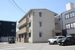 アダージオ【1階】の外観