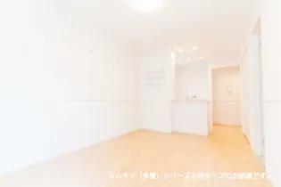 ヴィラアミング Ⅱ【1階】の居間