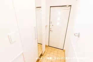 ヴィラアミング Ⅱ【2階】の玄関