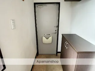 アルコ・イーリス【206号室】の玄関