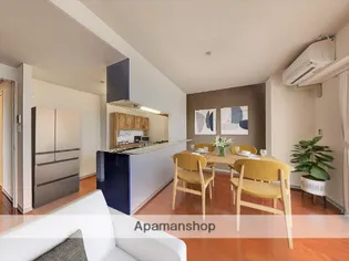 四季の街 ドゥ・モンターニュ泉【701号室】の居間