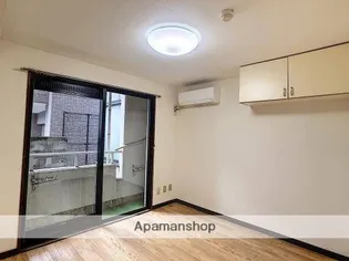 メゾン・ド・グロリエ【109号室】の居間