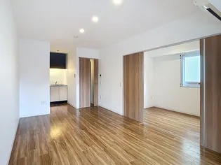 ファーストレーベン芳斉【201号室】の居間