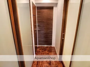 ファースト・レーベン彦三Ⅱ【301号室】の玄関