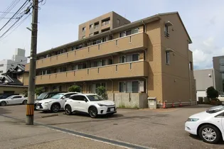 BANYAN TREE(バニヤン ツリー)【3階】の外観