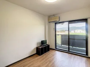 アルゼール辰口【308号室】の居間