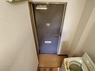 アルゼール辰口【308号室】の玄関