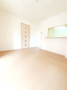 ミルキーウェイ【102号室】の居間