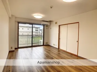 プリマビューネ【B006号室】の居間