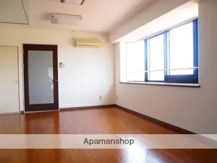 メゾンドリバー寺地【302号室】の居間