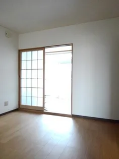 エンジェルシャトル【2階】の居間