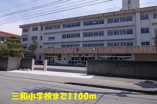 ブライトネス【1階】の周辺