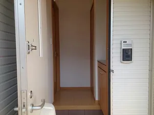 ヴィータ【1階】の玄関