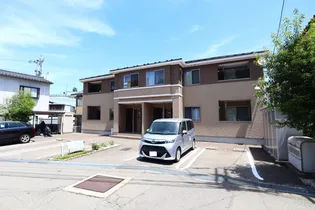 ニア グリーンパーク【1階】の外観