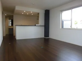 楽風(ラフー) A棟【1階】の居間