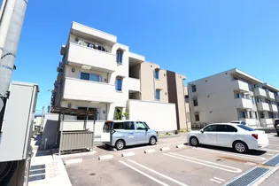 ラフィネ諸江【1階】の外観