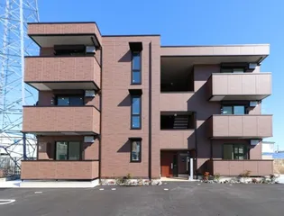 ロイヤルコート若宮【1階】の外観