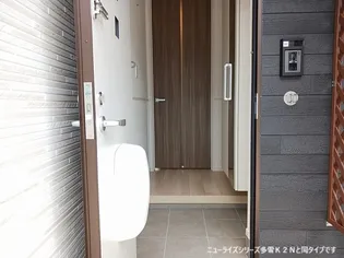 マハロハナⅡ【1階】の玄関