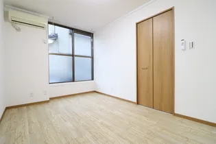 トリヴァンベール【1階】の居間