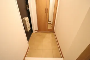 トリヴァンベール【1階】の玄関