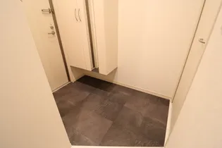 セジュール エナトス【1階】の玄関