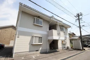 プラドールアカサカの画像