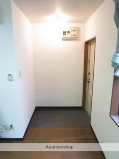 アイビーオーク【102号室】の玄関