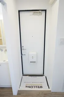 エスポワール壱番館【203号室】の玄関