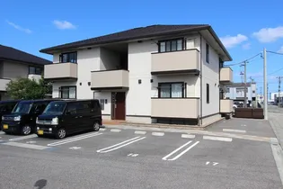 リサイア B棟【2階】の外観