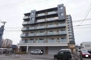 トライアンフけやき通りの画像