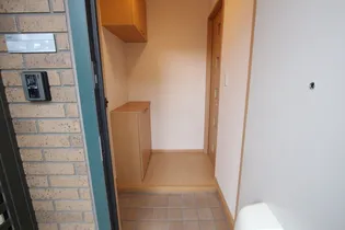 フロンテーラ【1階】の玄関