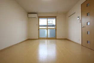 フロンテーラ【1階】の居間