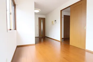 イーストサンライズⅡ【2階】の居間