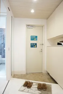 アビターレM【1階】の玄関