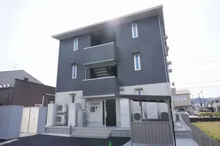 ブリエ・ラトゥール【2階】の外観