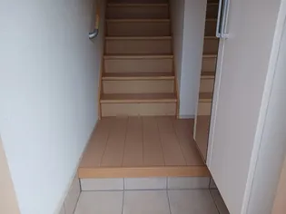 ファインヒルズ【2階】の玄関