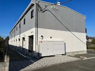 レオパレスチェリーナハウス【1階】の外観