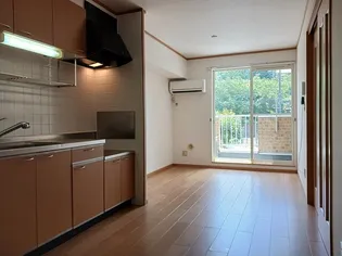 プリマヴェーラC【202号室】の居間