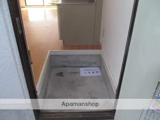 ロイヤル多賀Ⅱ【203号室】の玄関