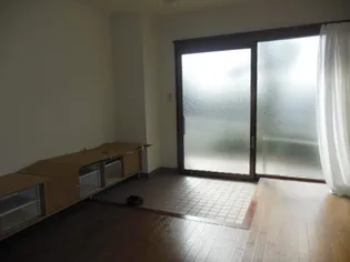 Rハウス仏生寺【1階】の玄関