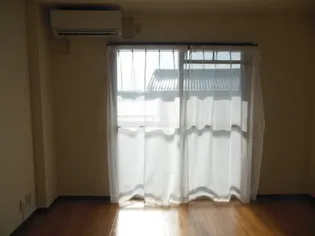 Rハウス仏生寺【2階】の居間