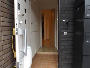 ネオ グランデ【2階】の玄関