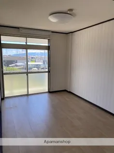 ハートランドハイツ【206号室】の居間