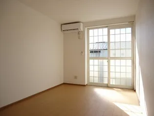 レジデンス飛鳥【2階】の居間