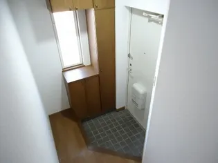 レジデンス飛鳥【2階】の玄関