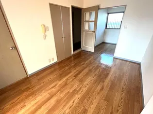 サンガーデンセレス【301号室】の居間